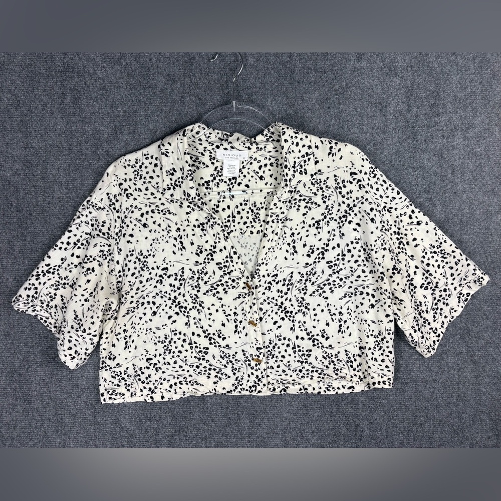 Kirious Los Angeles Cropped Button Front Blouse Cream Black Print Size L